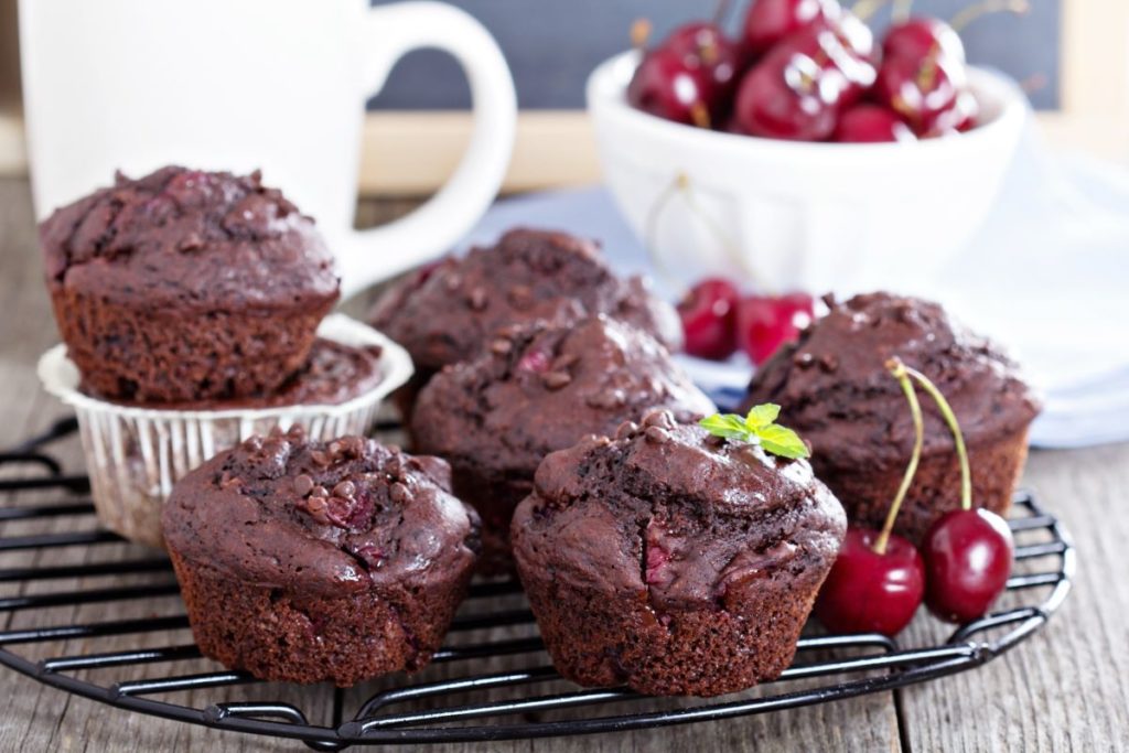 Třešňové čokoládové muffiny