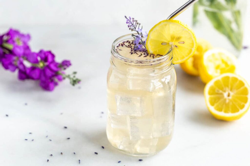 Levandulová limonáda