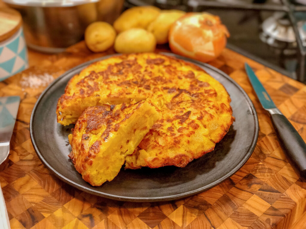 Tortilla de patata: Bramborový koláč s cibulí
