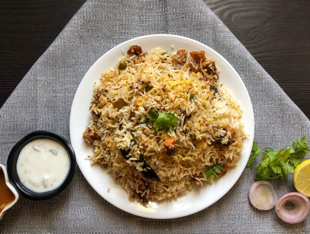 Indická kořeněná rýže biryani